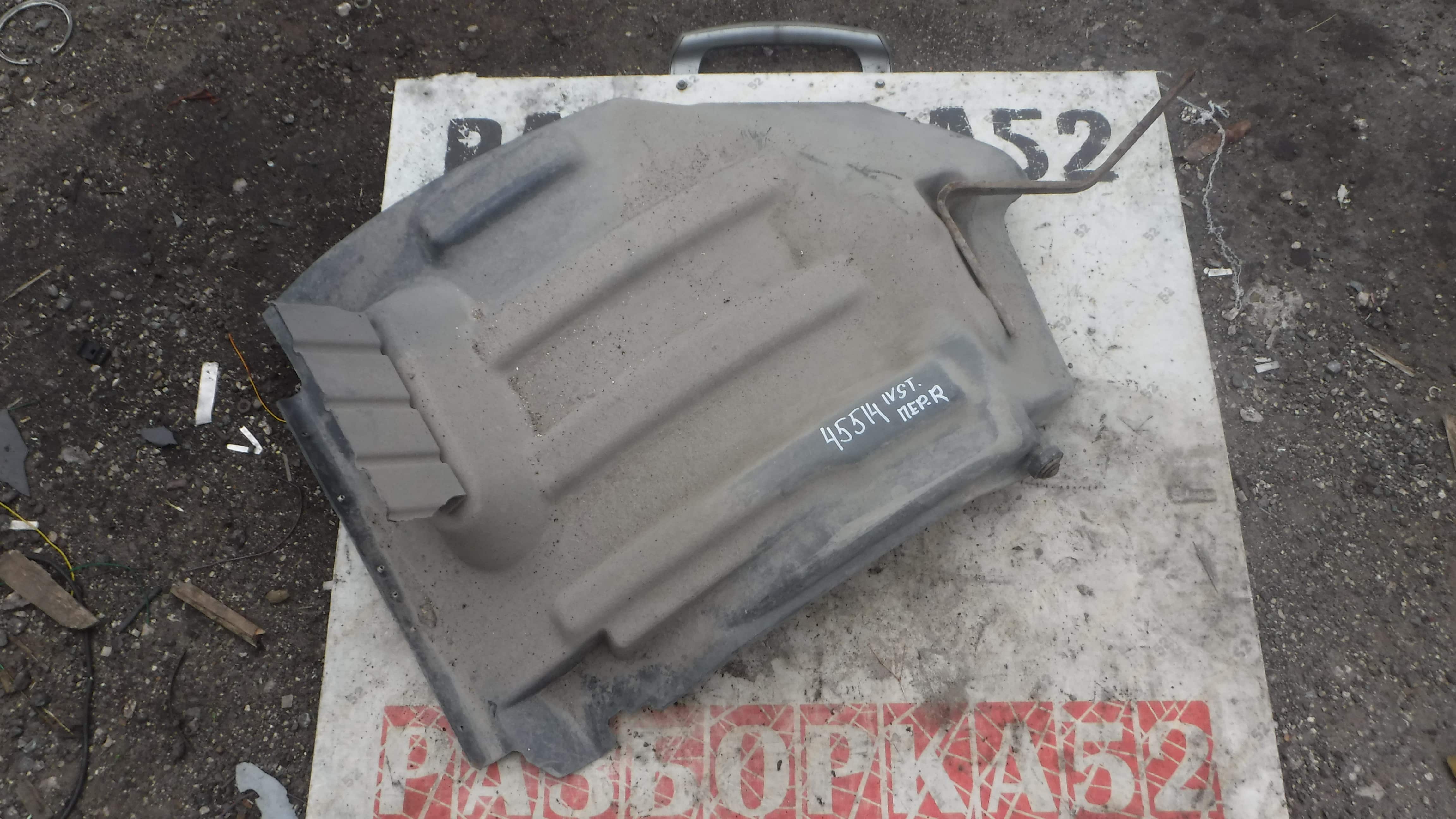 Подкрылок передний правый Защита колёсной арки Ивеко Стралис Iveco Stralis 2002 Евро 3 Курсор 10 504067715